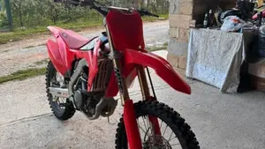 Honda CRF 250R (2014)  (6)