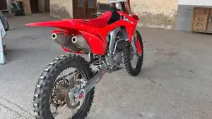 Honda CRF 250R (2014)  (7)