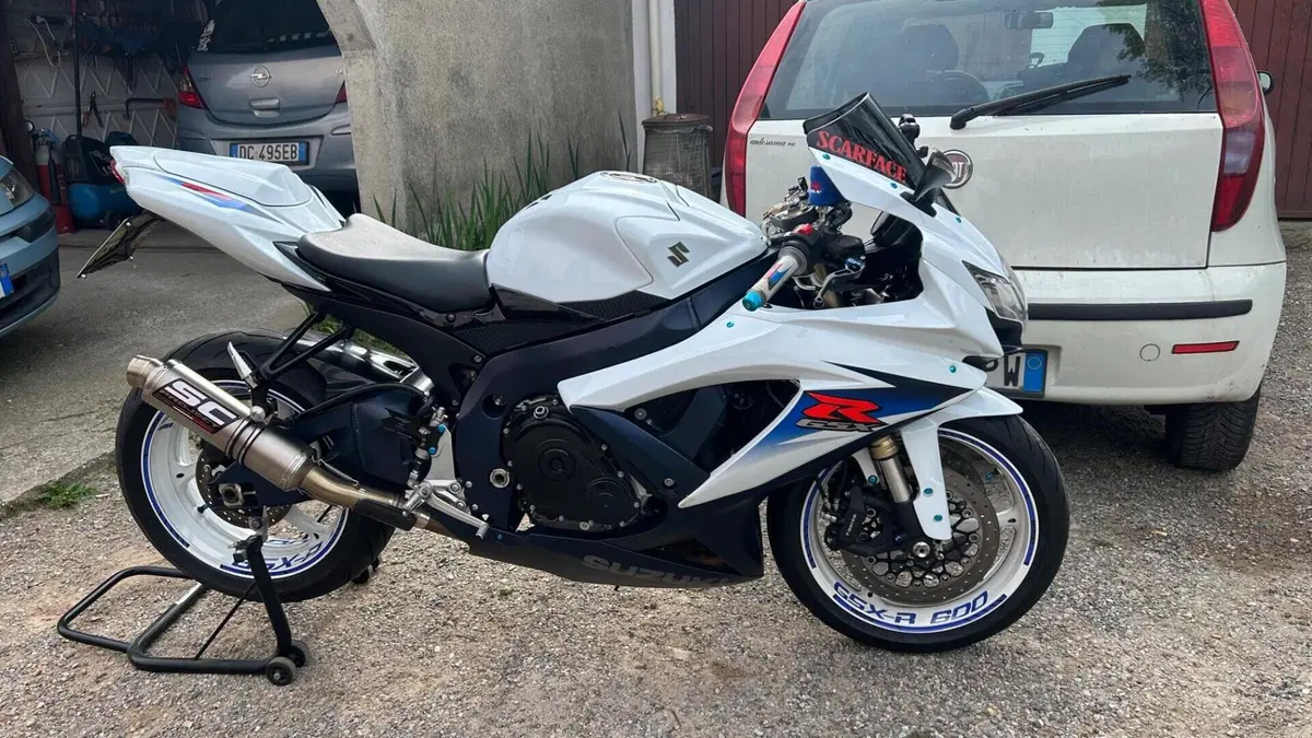 Suzuki GSX R 600 (2008 - 10)  (12)