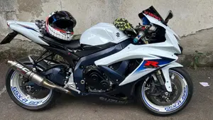 Suzuki GSX R 600 (2008 - 10)  (13)