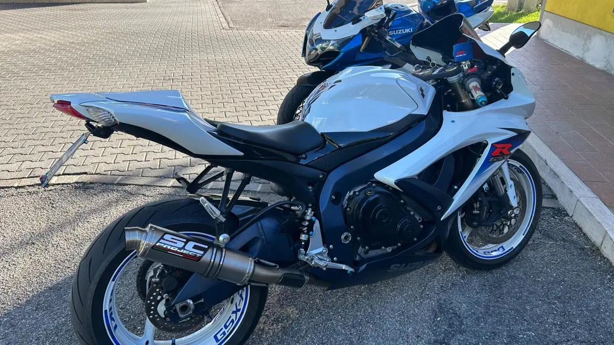 Suzuki GSX R 600 (2008 - 10)  (16)