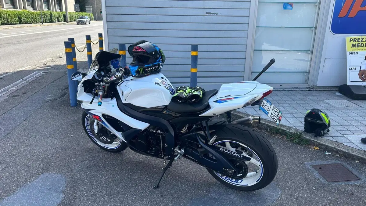 Suzuki GSX R 600 (2008 - 10)  (17)