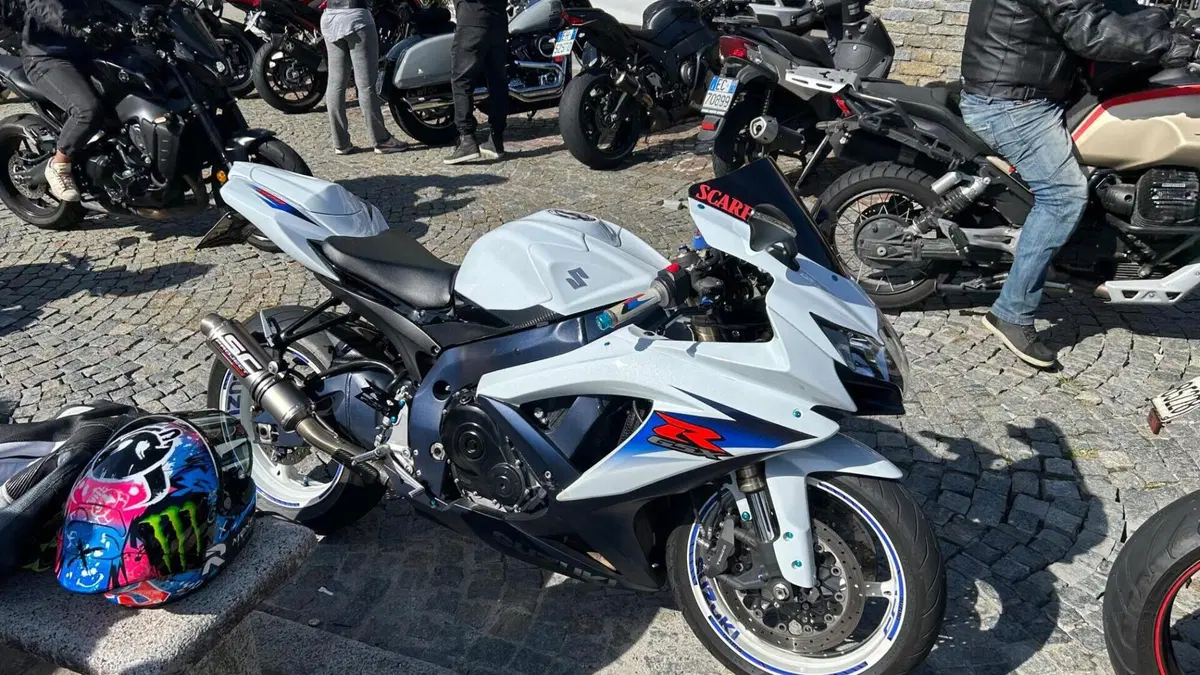 Suzuki GSX R 600 (2008 - 10)  (19)