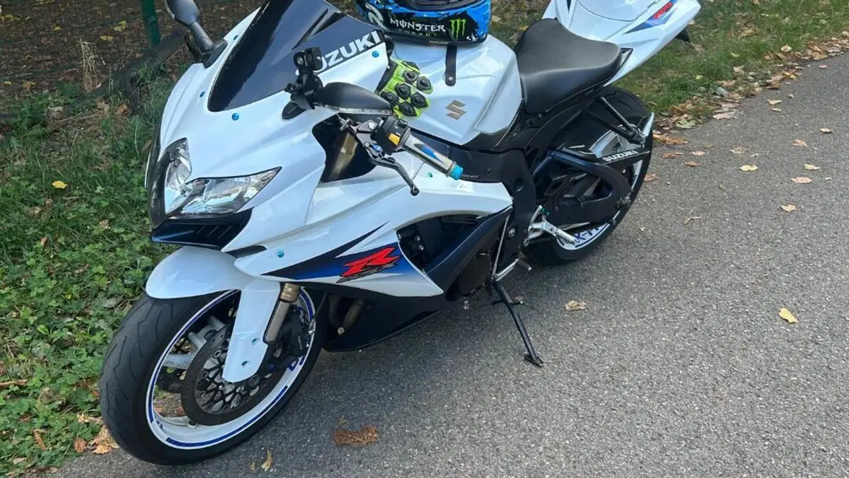 Suzuki GSX R 600 (2008 - 10)  (20)