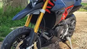 Aprilia Dorsoduro 900 (2017 - 20)  (2)
