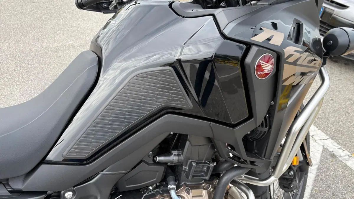Honda Africa Twin CRF 1100L ES (2024 - 26)  (2)