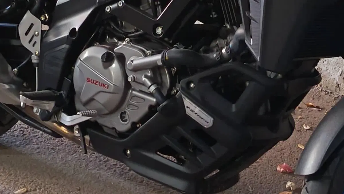 Suzuki V-Strom 650XT (2021 - 25)  (2)