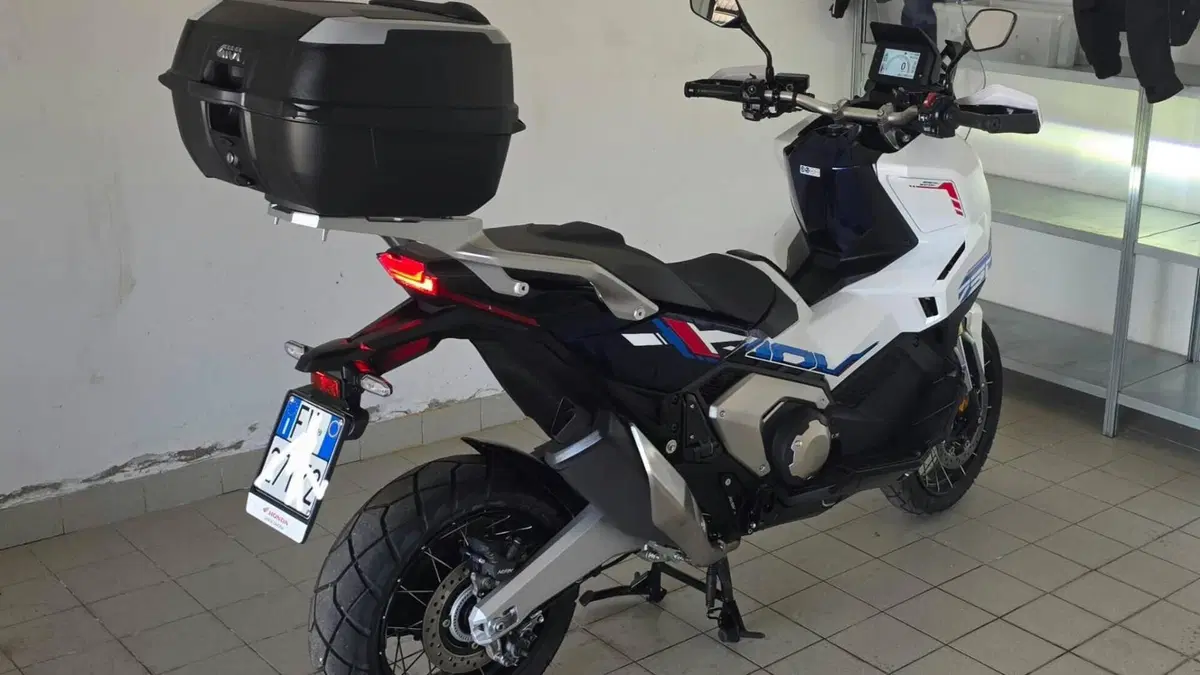 Honda X-ADV 750 Special Edition (2026 - 27)  (2)