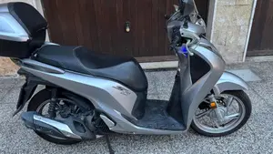 Honda SH 125 i ABS (2013 - 17)  (2)