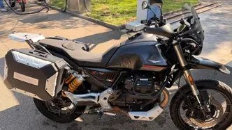 Moto Guzzi V85 TT Centenario (2021 - 22) usata