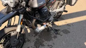 Moto Guzzi V85 TT Centenario (2021 - 22)  (6)
