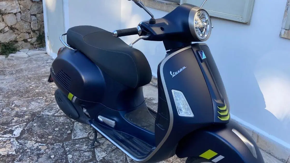 Vespa GTS 300 (2023 - 24)  (2)