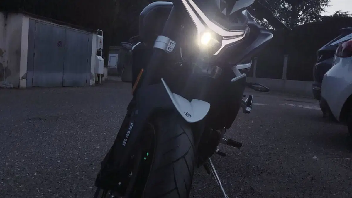 CFMOTO 800NK Advanced (2023 - 26)  (3)