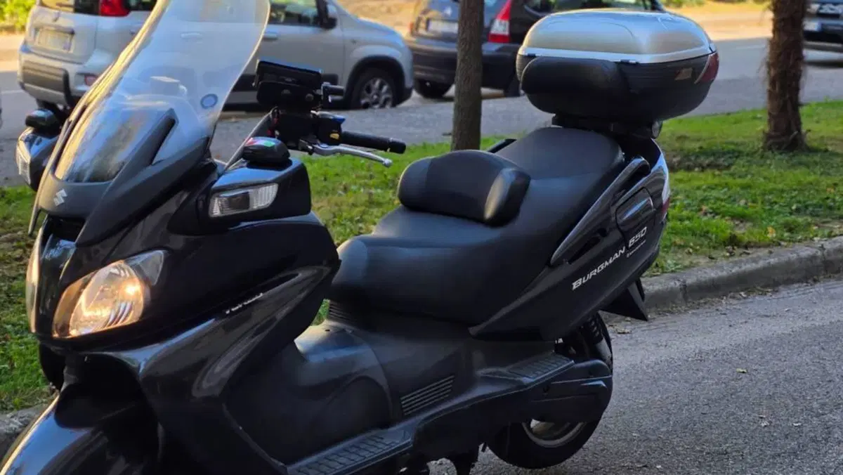 Suzuki Burgman AN 650 Executive ABS (2006 - 12)  (2)