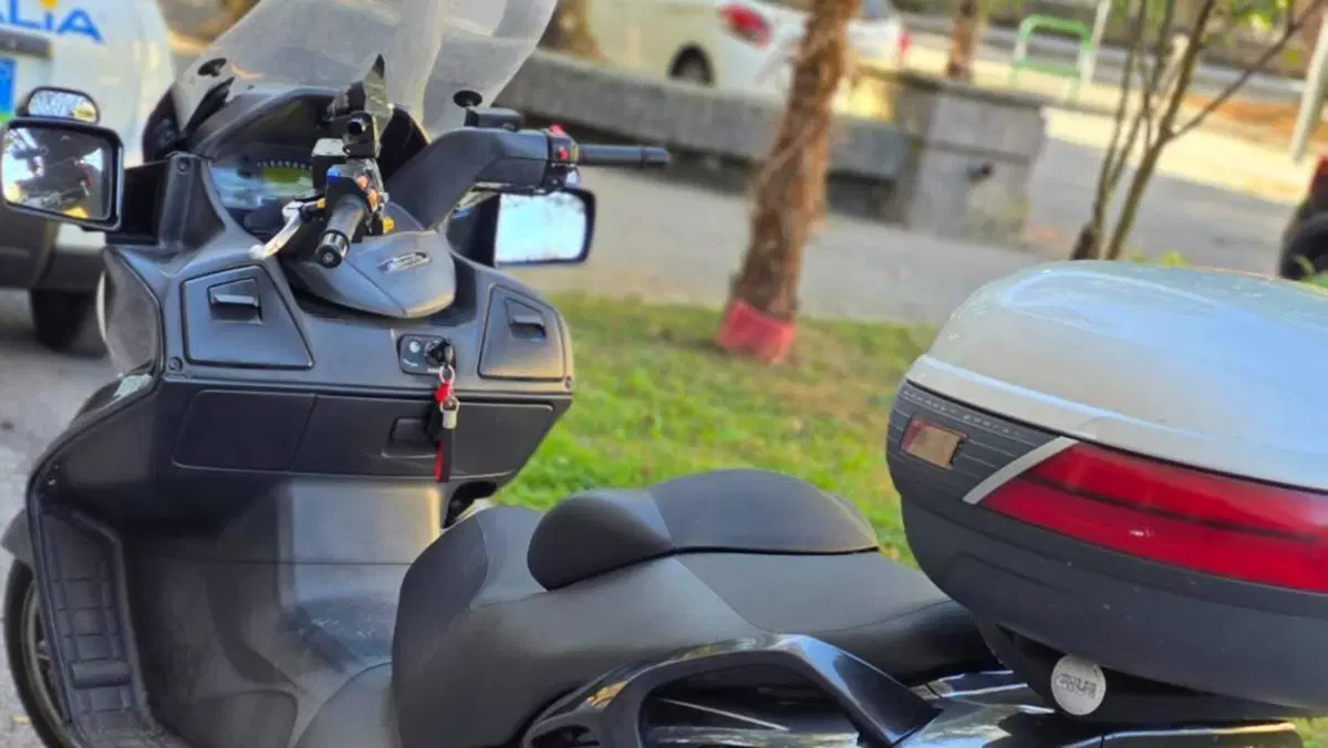 Suzuki Burgman AN 650 Executive ABS (2006 - 12)  (4)