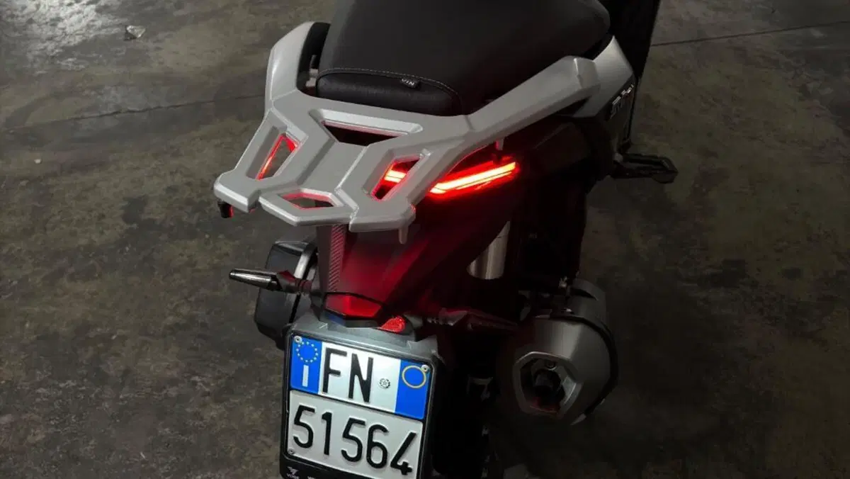 Voge Sfida SR1 ADV (2023 - 26)  (4)