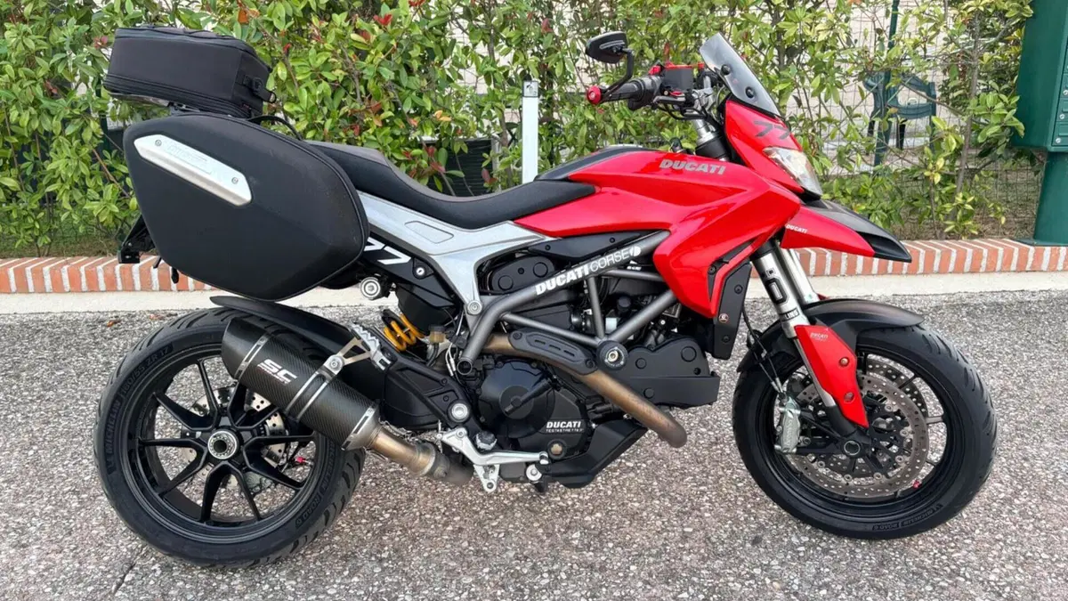 Ducati Hyperstrada 821 (2013 - 15)  (2)