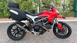 Ducati Hyperstrada 821 (2013 - 15)  (2)