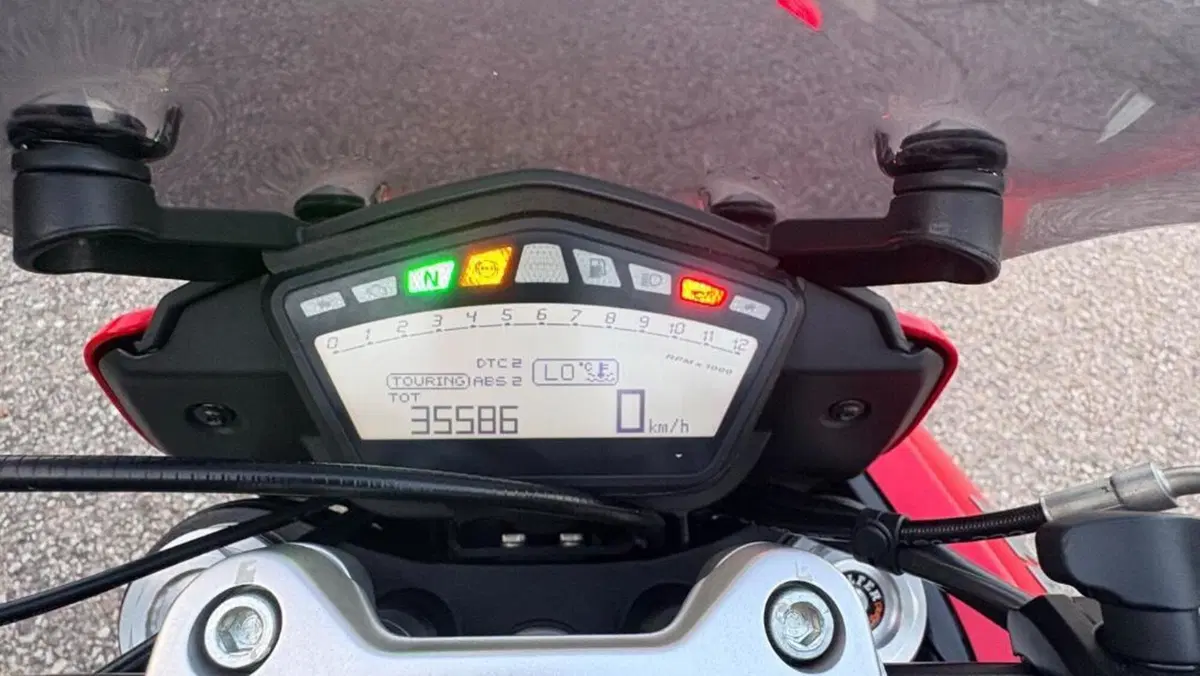 Ducati Hyperstrada 821 (2013 - 15)  (4)