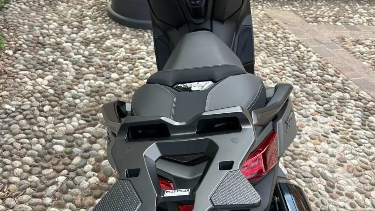 Yamaha X-Max 300 (2025 - 26)  (2)
