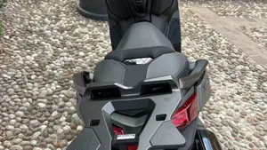 Yamaha X-Max 300 (2025 - 26)  (2)