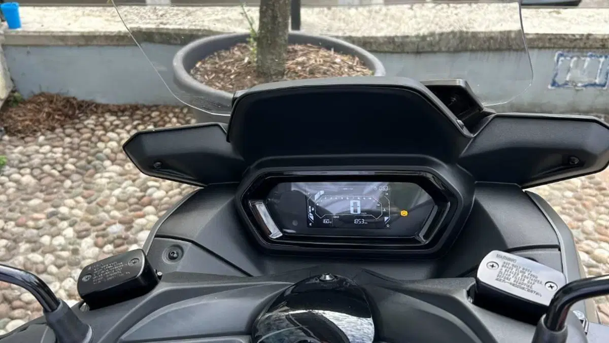 Yamaha X-Max 300 (2025 - 26)  (5)