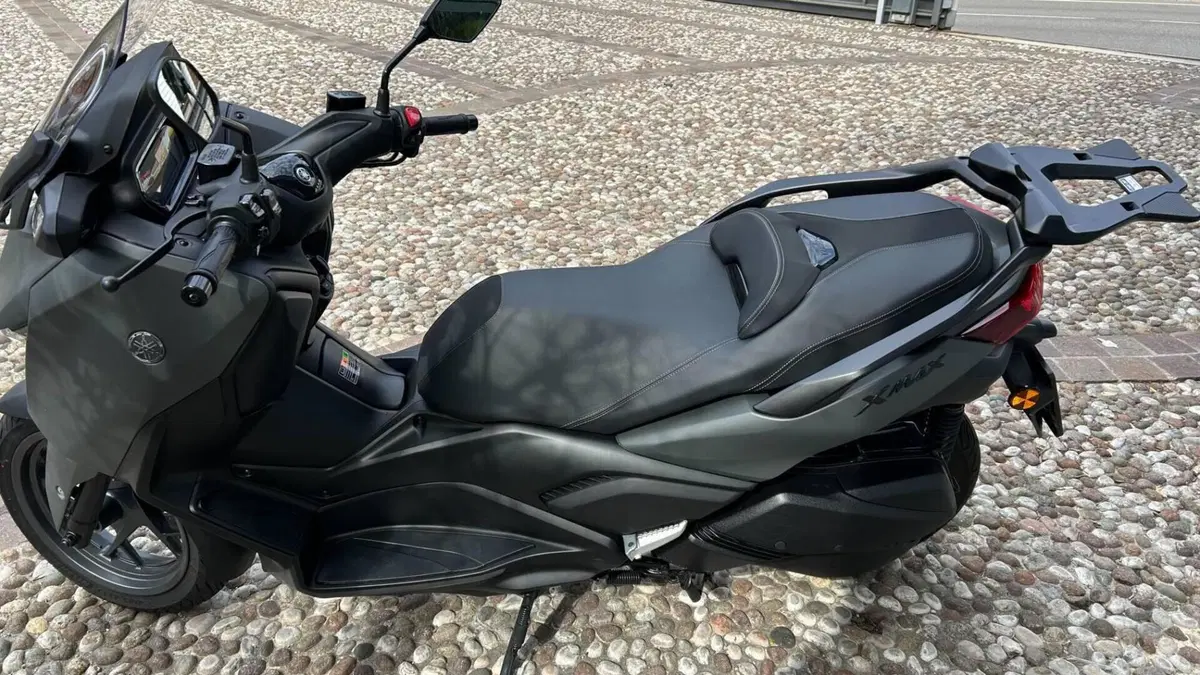 Yamaha X-Max 300 (2025 - 26)  (6)