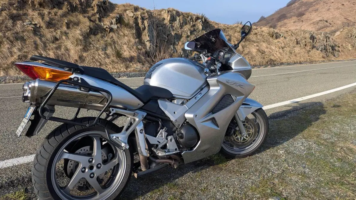 Honda VFR 800 (2006 - 13)  (2)
