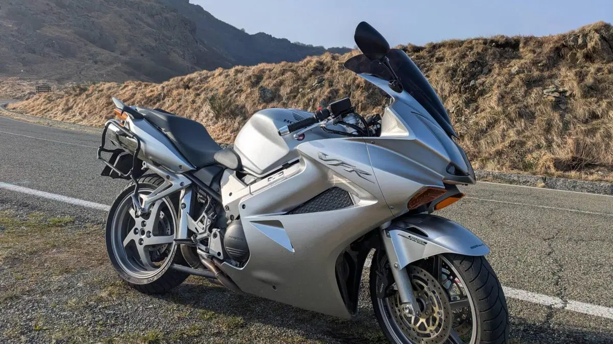 Honda VFR 800 (2006 - 13)  (4)