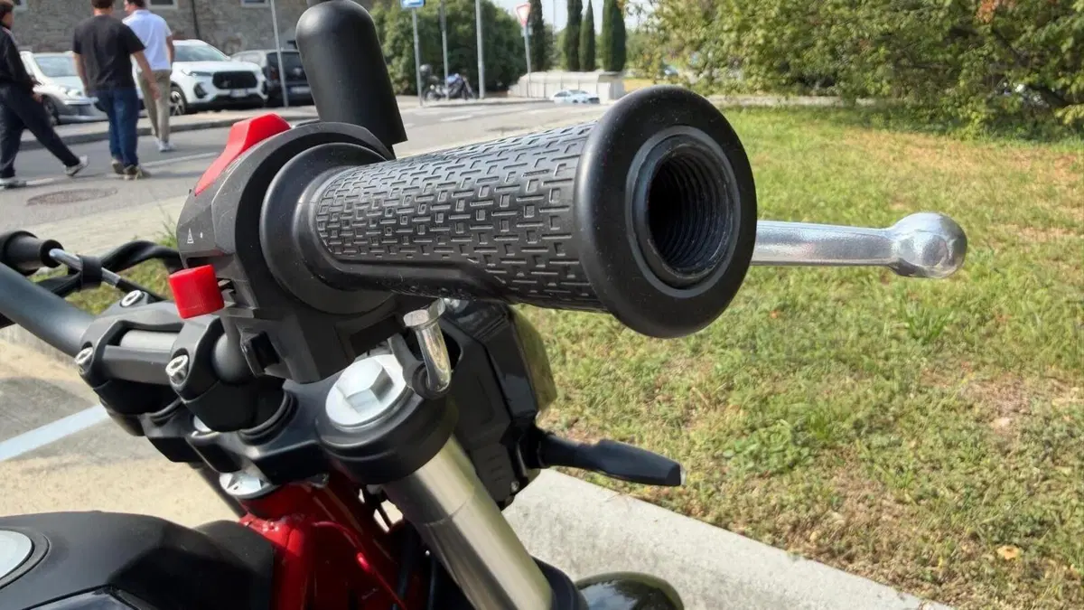 Benelli Tornado Naked T 125 (2021)  (16)