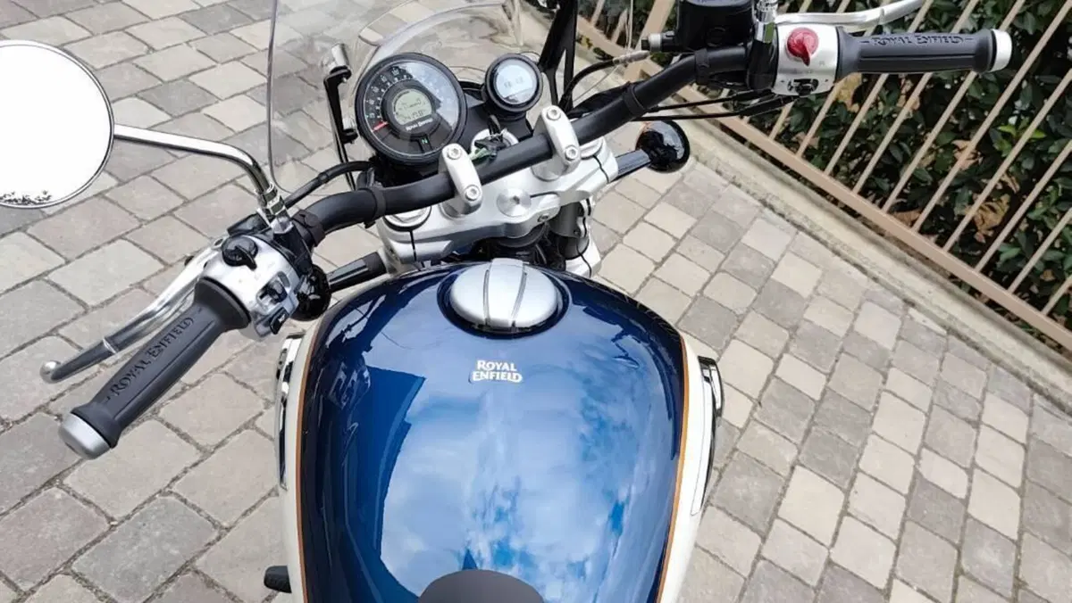 Royal Enfield Super Meteor 650 (2023 - 26)  (2)