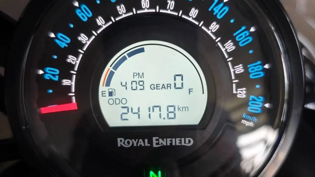 Royal Enfield Super Meteor 650 (2023 - 26)  (7)
