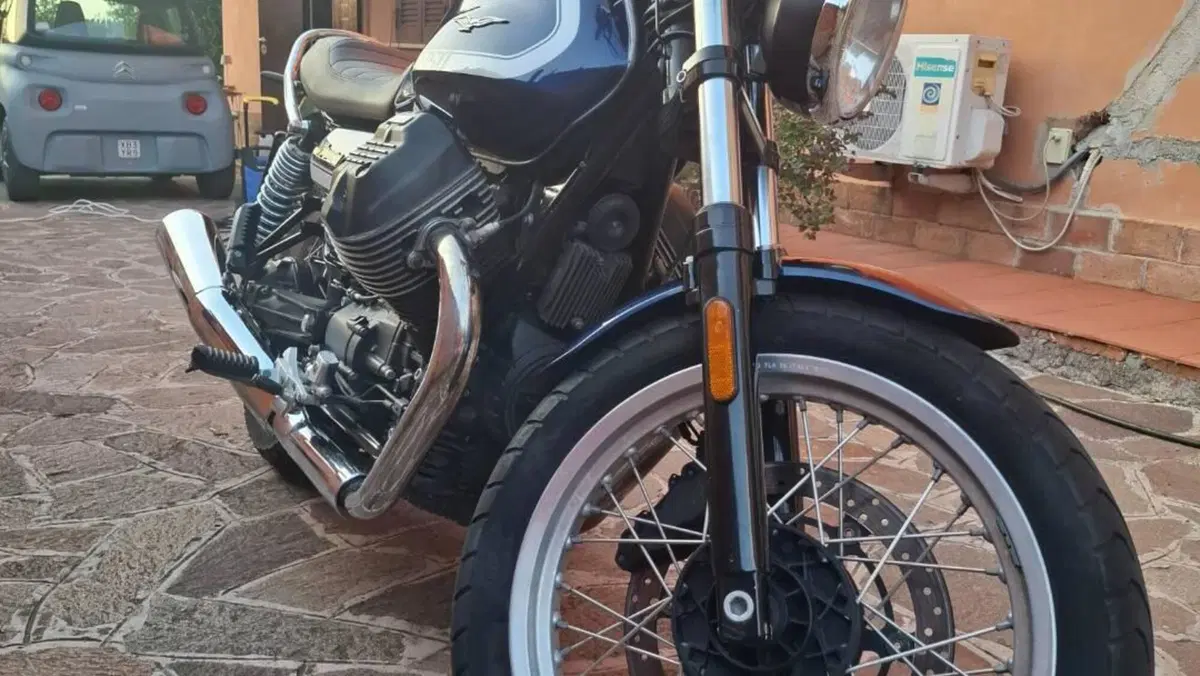 Moto Guzzi V7 Special (2021 - 24)  (4)