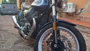 Moto Guzzi V7 Special (2021 - 24)  (4)