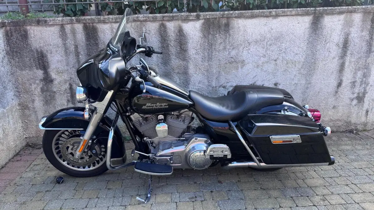 Harley-Davidson 1584 Electra Glide Standard (2008 - 10) - FLHT 