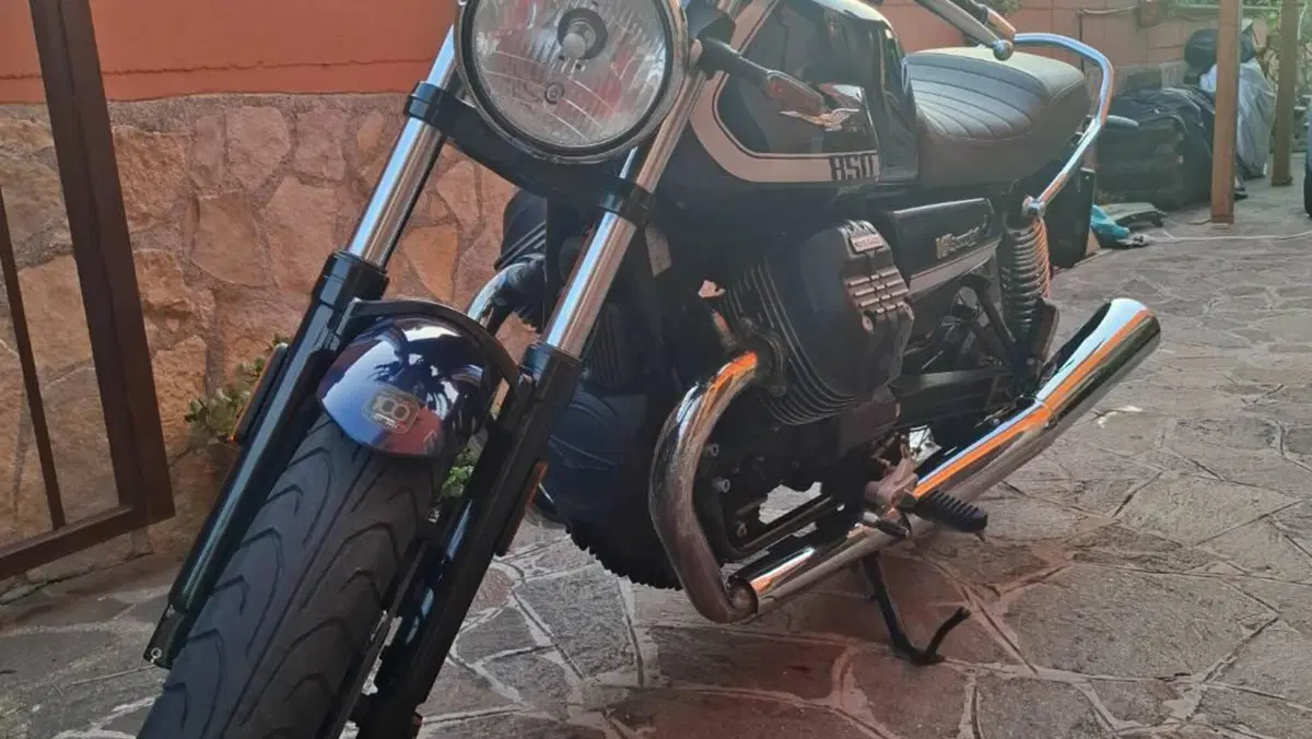 Moto Guzzi V7 Special (2021 - 24)  (5)