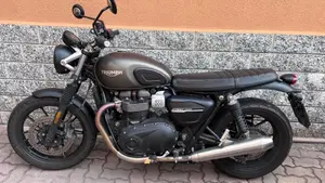 Triumph Street Twin 900 (2019 - 20)  (2)