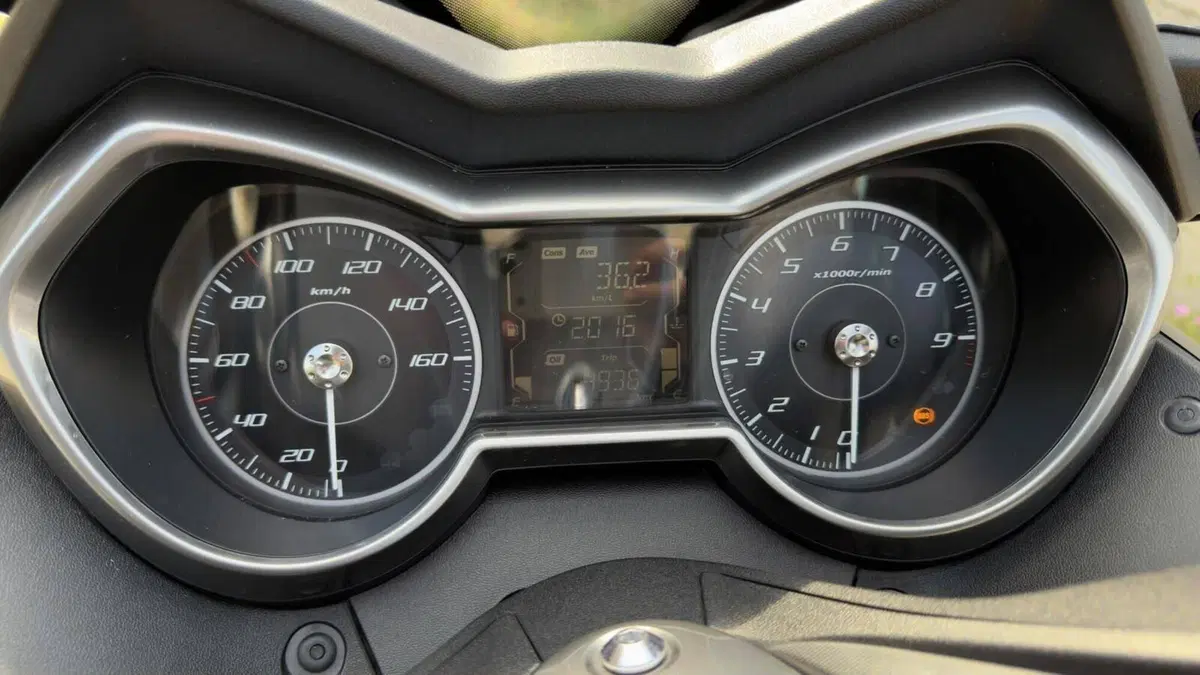 Yamaha X-Max 300 Tech Max (2021 - 24)  (6)
