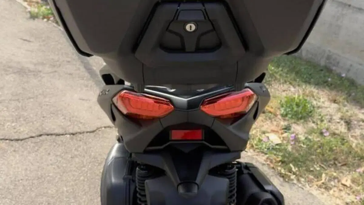 Yamaha X-Max 300 Tech Max (2021 - 24)  (9)