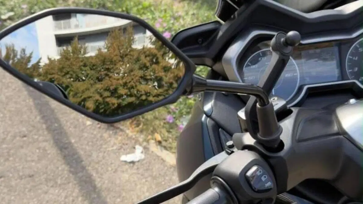 Yamaha X-Max 300 Tech Max (2021 - 24)  (11)
