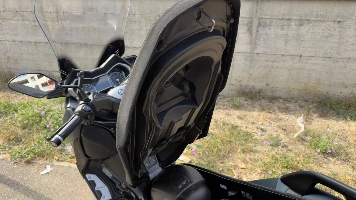 Yamaha X-Max 300 Tech Max (2021 - 24)  (12)