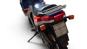 Honda Africa Twin XRV 650  (4)