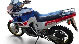 Honda Africa Twin XRV 650  (6)