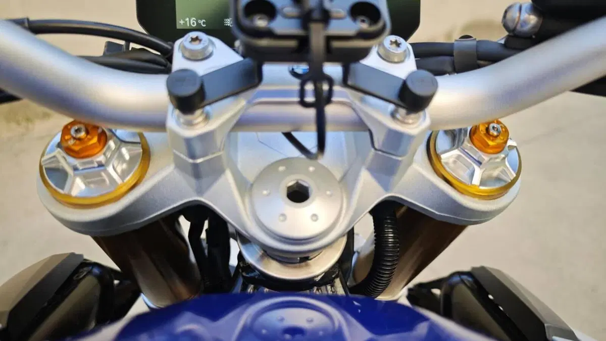 Bmw F 900 R (2021 - 24)  (11)