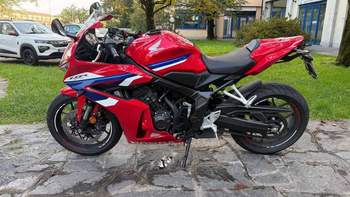 Honda CBR 650 R E-Clutch (2024 - 26) 