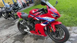 Honda CBR 650 R E-Clutch (2024 - 26)  (4)