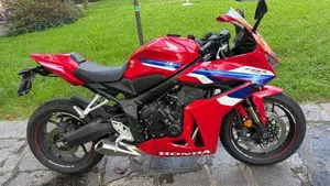 Honda CBR 650 R E-Clutch (2024 - 26)  (5)