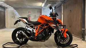 KTM 1290 Super Duke R ABS (2014 - 16)  (2)