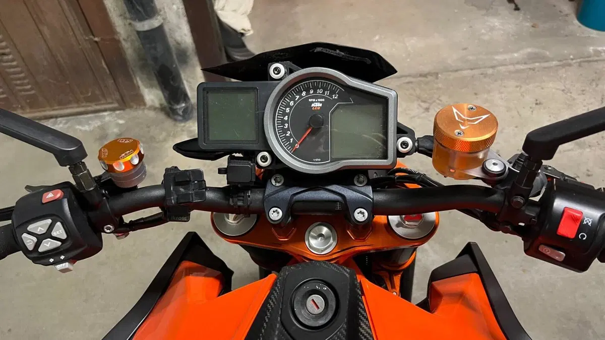 KTM 1290 Super Duke R ABS (2014 - 16)  (6)