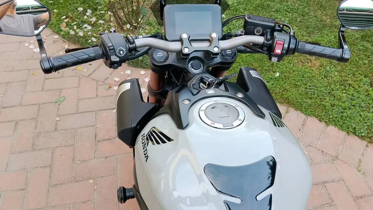 Honda CB 650 R (2024 - 25)  (11)